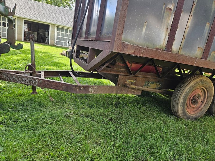 #8705-•-tandem-axle-dump-wagon-image-16