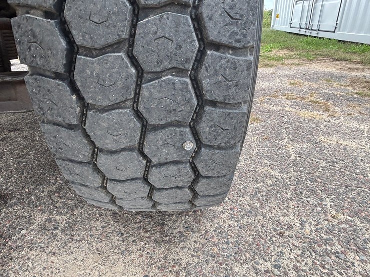 #1201-•-1999-sterling-silage-truck-(has-wi-title)-image-74