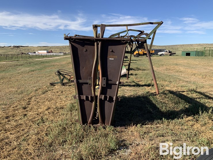 powder-river-8’-squeeze-chute-image-2