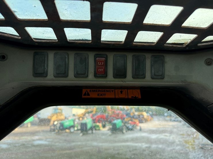 2004-bobcat-s150-image-21