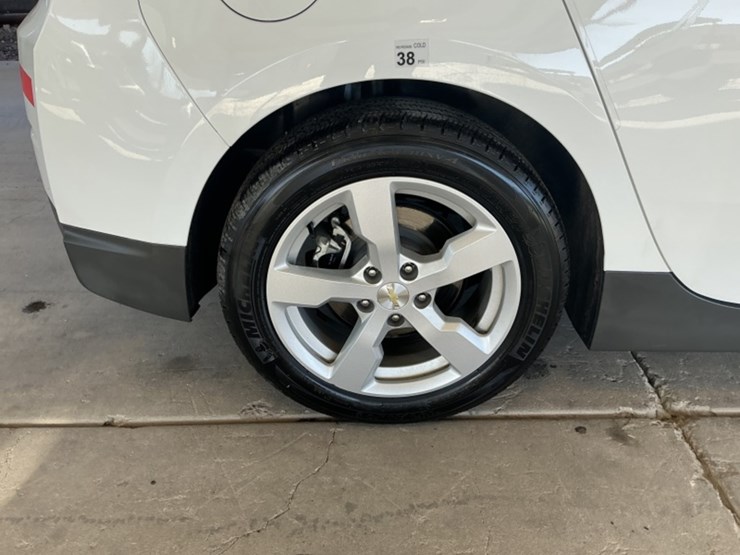2015-chevrolet-volt-sdn-image-8