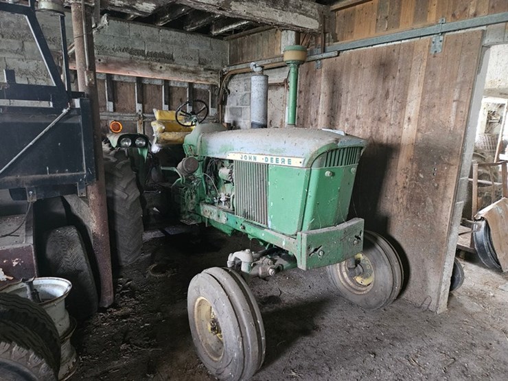 john-deere-3010-image-1