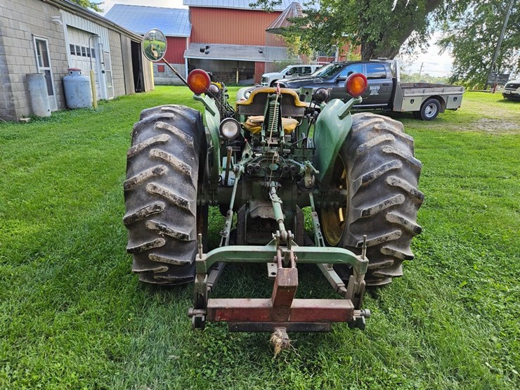john-deere-2440-image-4