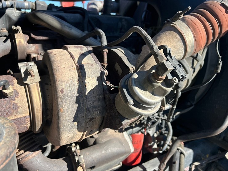 2004-mack-ch613-image-43