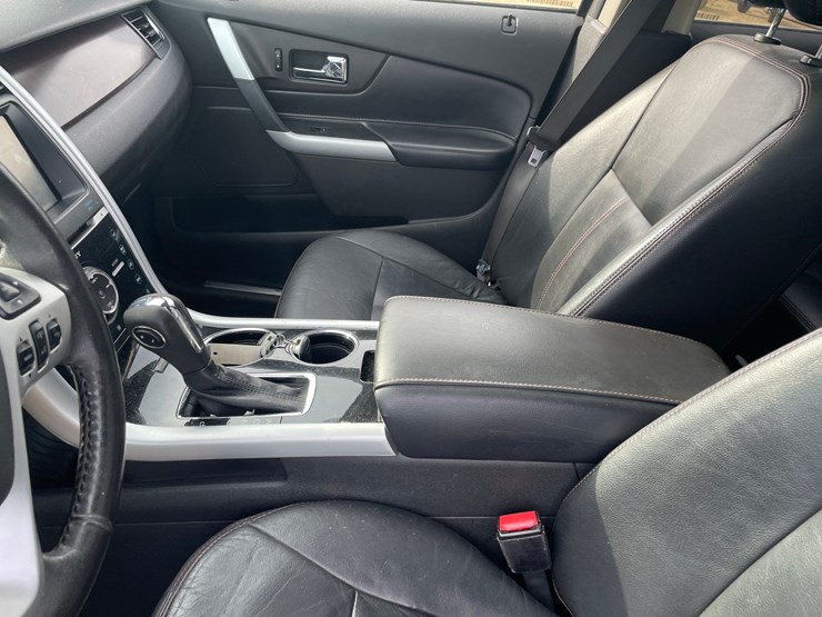 2012-ford-edge-image-28