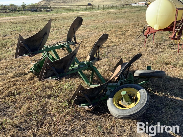 john-deere-3-pt-rotating-plow-image-7