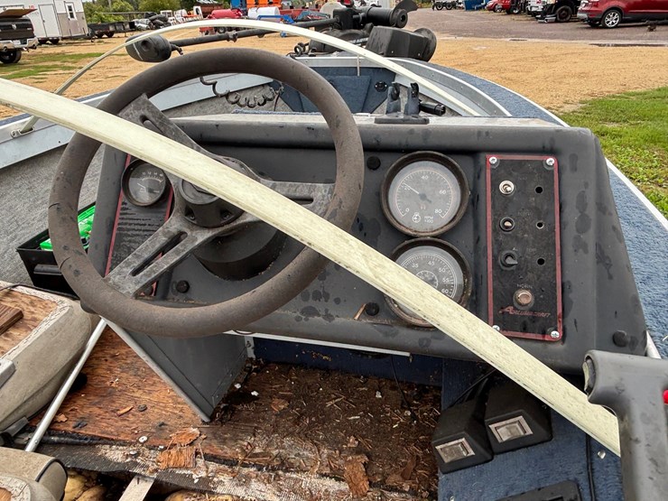 #1318-•-1989-16'-alumacraft-boat-(has-wi-title)-image-36