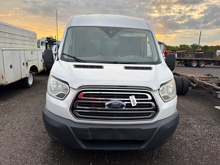 2016-ford-transit-image-2