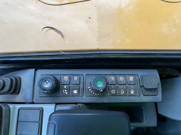 2023-caterpillar-305cr-image-25
