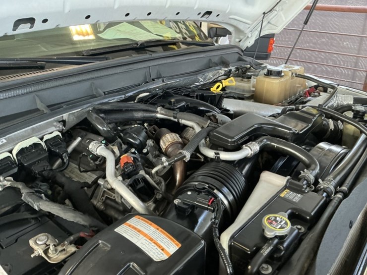 2013-ford-f550-image-13