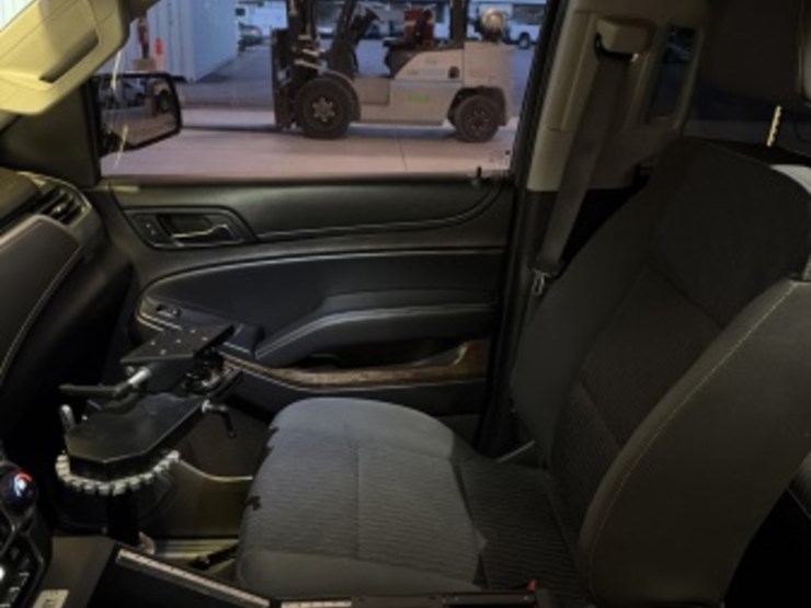 2016-chevrolet-tahoe-image-22