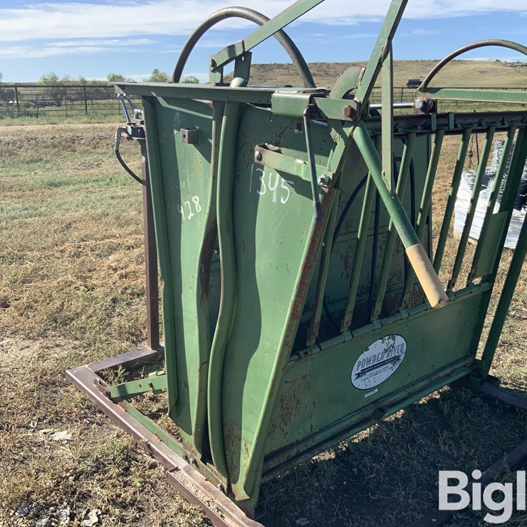 Powder River Hydraulic Calf Table