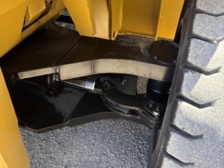 caterpillar-dp115-image-13