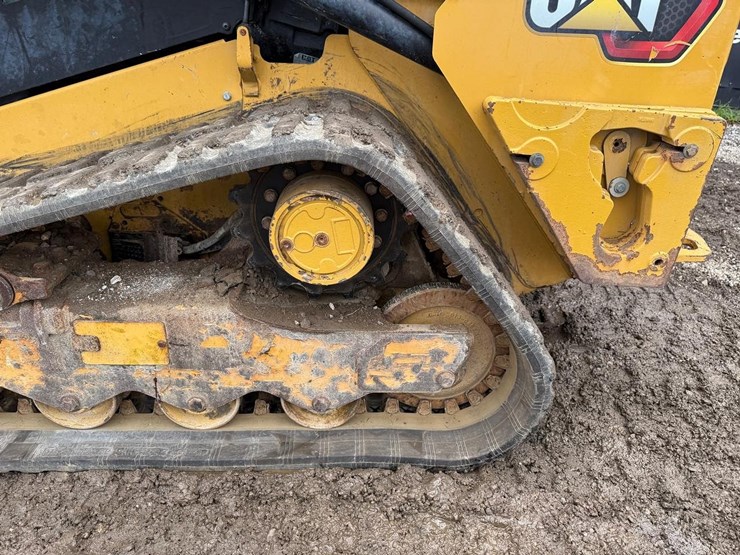 2023-caterpillar-259d3-image-19