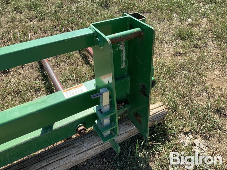 worksaver-tractor-loader-bale-spear-attachment-image-10