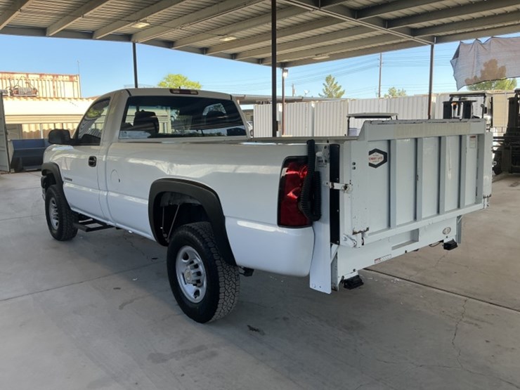 2005-chevrolet-silverado-2500hd-image-5