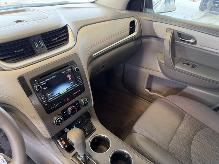 2016-chevrolet-traverse-image-19