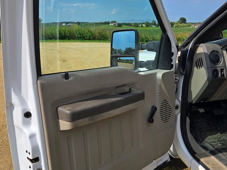 2008-ford-f550-image-14