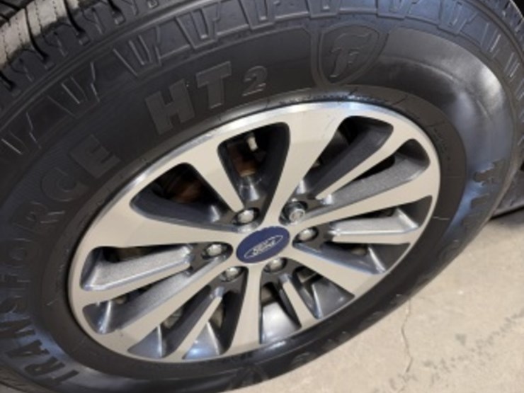 2016-ford-expedition-image-9