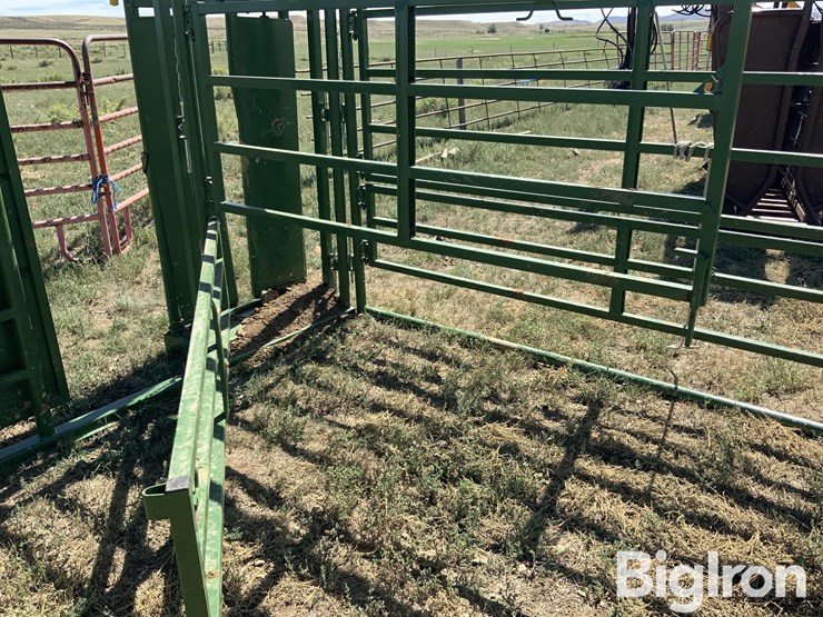 powder-river-calving-pen-w/self-catch-head-catch-image-16