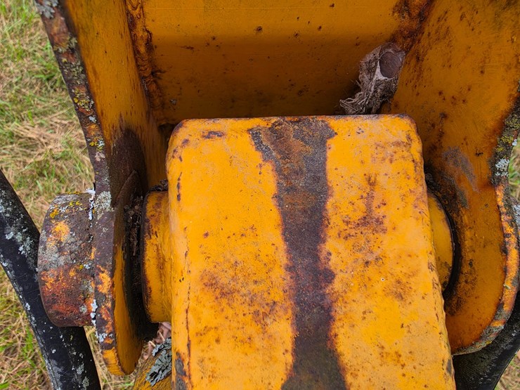 #25268-•-international-3082-series-a-back-hoe-attachment-image-18