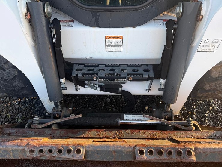 2017-bobcat-s550-image-9