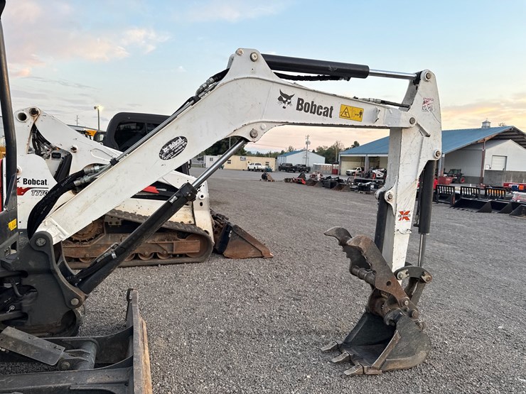 2020-bobcat-e35-image-4