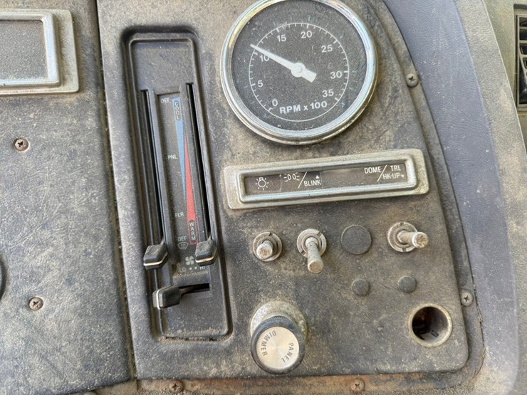 1991-ford-l8000-image-73