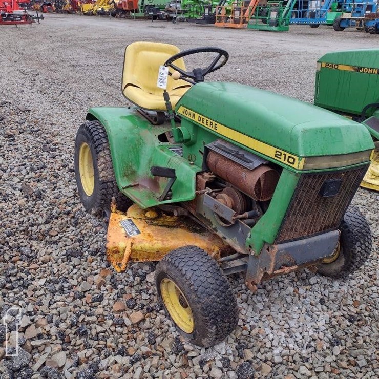 JOHN DEERE 210