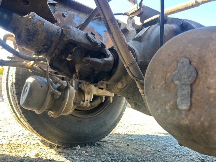2004-mack-ch613-image-32