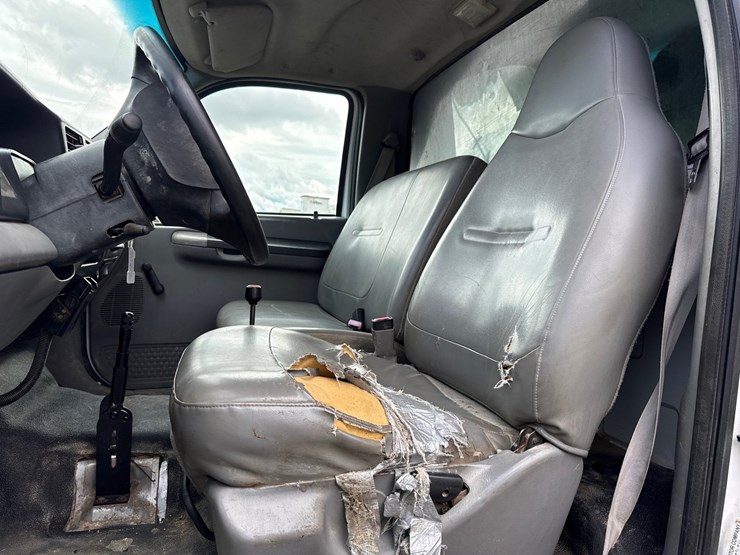 2005-ford-f650-image-14