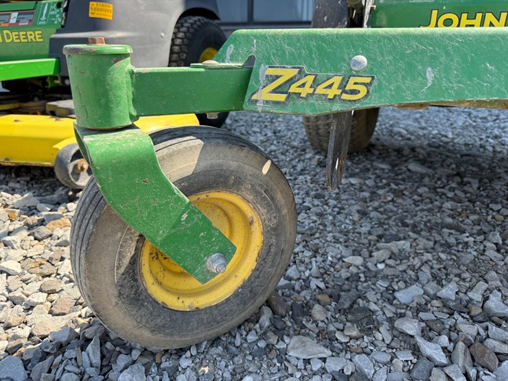 john-deere-z445-image-21