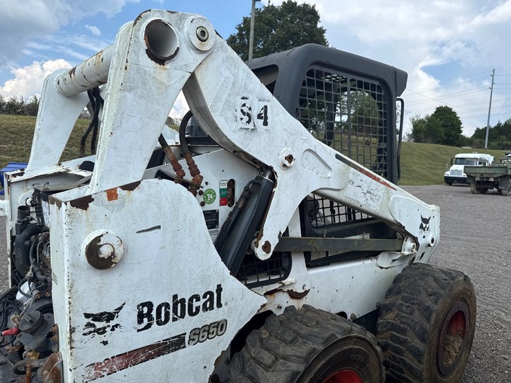 2015-bobcat-s650-image-6