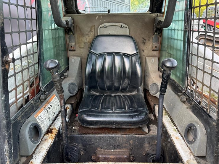 2004-bobcat-s150-image-17