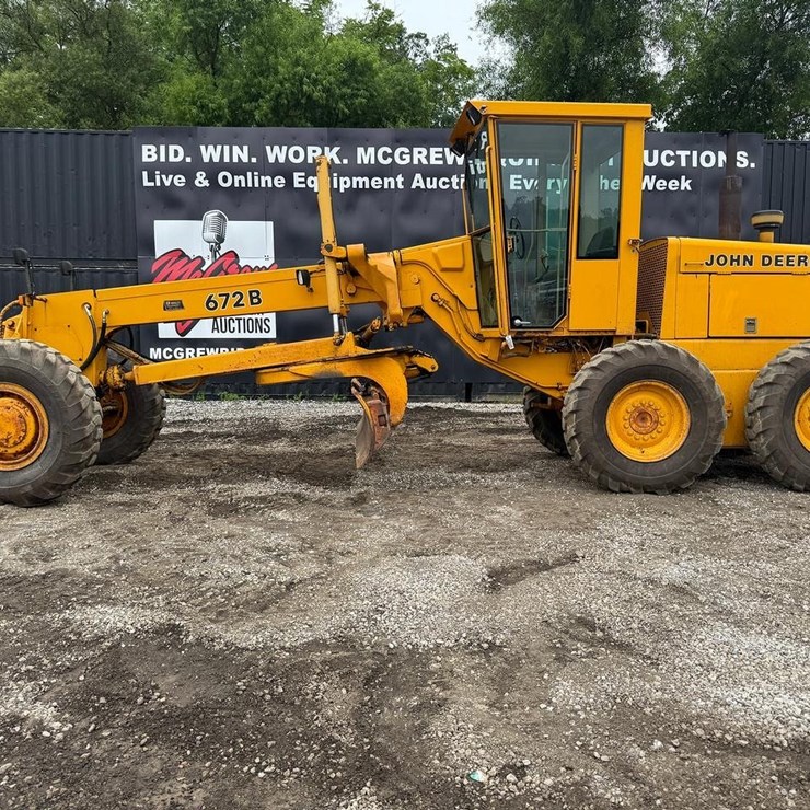 DEERE 672B
