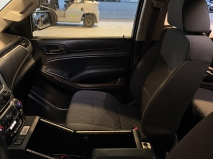 2017-chevrolet-tahoe-image-23