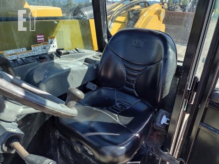 2011-caterpillar-th255-image-11
