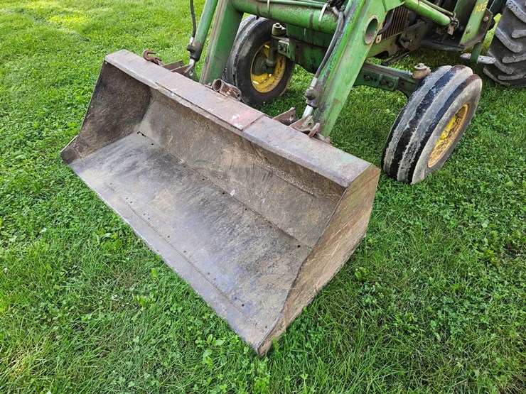 john-deere-2440-image-9