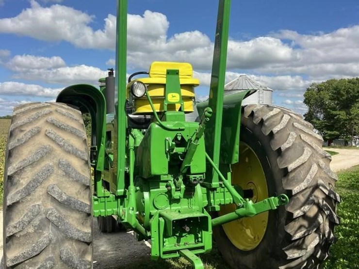 john-deere-4010-image-4
