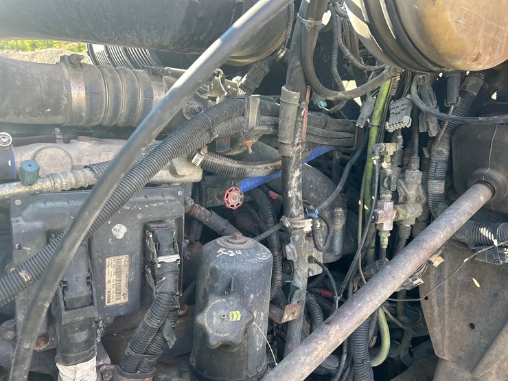 2004-mack-ch613-image-55