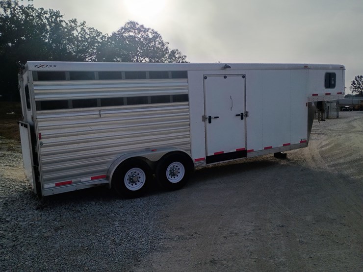 2012-custom-trailer-image-8