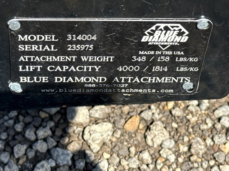#2038-•-blue-diamond-48"-skid-steer-pallet-forks-image-3
