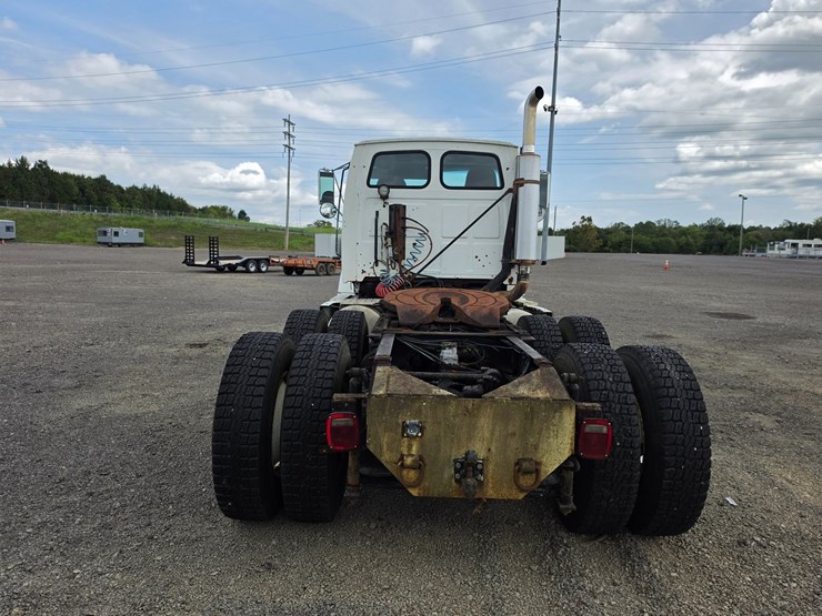 1997-ford-tractor-image-8