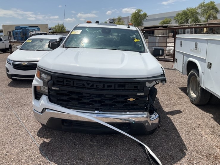 2025-chevrolet-silverado-1500-image-2