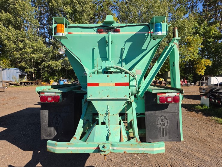 #3410-•-1974-oshkosh-p2025-1e1-plow-truck-image-4