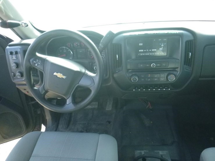 2018-chevrolet-1500-image-9
