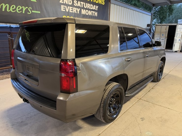 2016-chevrolet-tahoe-image-9