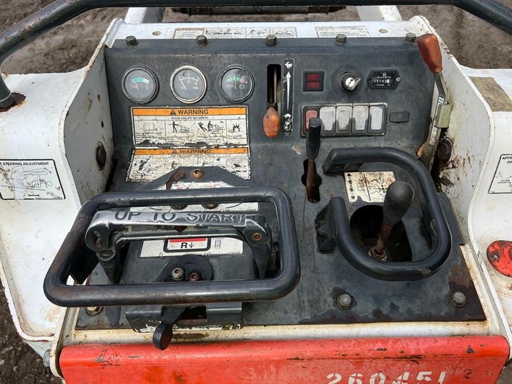 2013-bobcat-mt52-image-15
