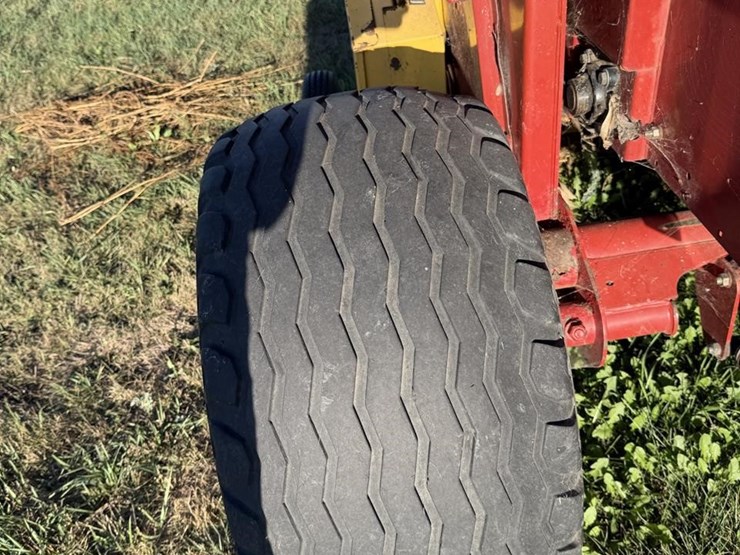 new-holland-br7090-image-22