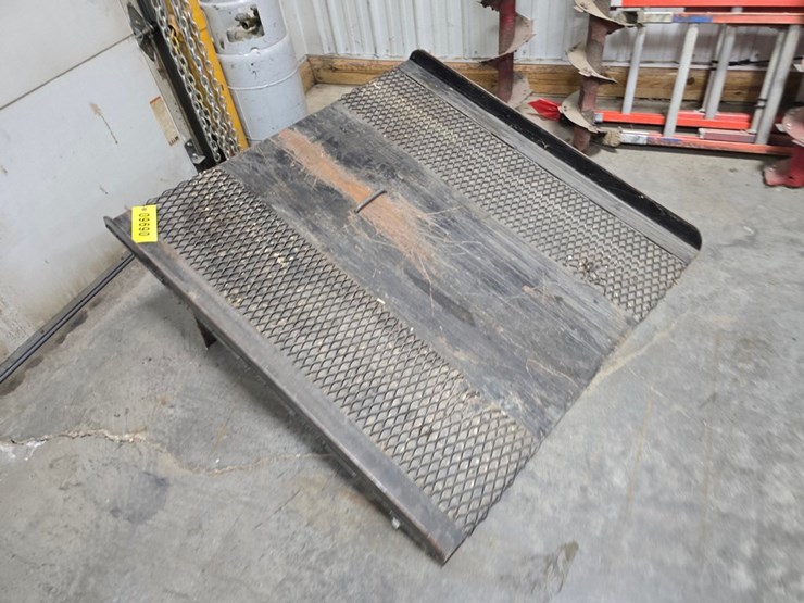 #9690-•-4'x4'-dock-plate-image-3